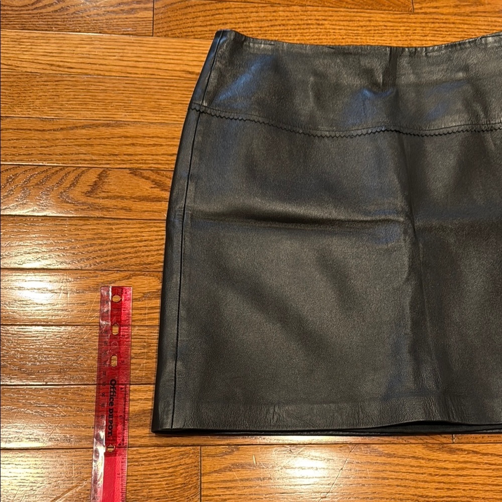 Cache Black Leather Skirt,size 2 - Picture 8 of 9
